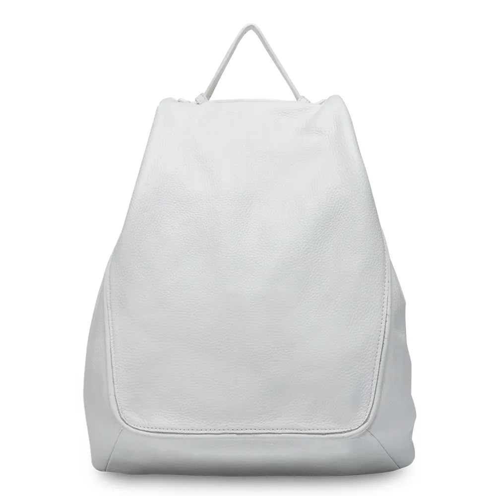 Classic Leather Backpack: Spacious Elegance