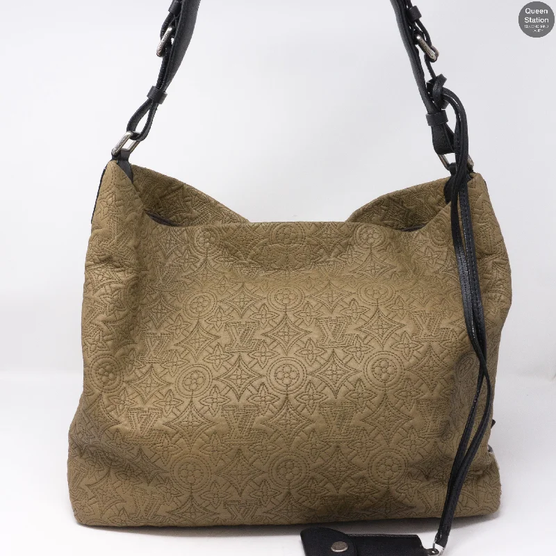 Ladies' dumpling bag perfect size -Antheia Hobo PM Khaki Quilted Leather